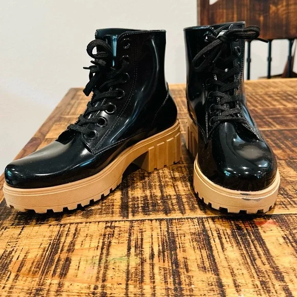 GIANNI BINI BLACK LUG SOLE CHUNKY COMBAT RUBBER RAIN BOOT WITH LACES - Picture 2 of 11